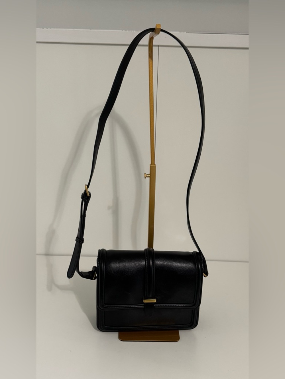 MANGO Rectangle Piece Classic Black Leather Crossbody Bag with Gold Accent NWOT - Picture 9 of 12